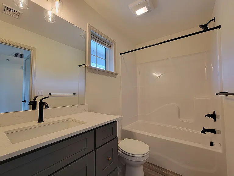 11 Yacht Ave #B — Photo 6