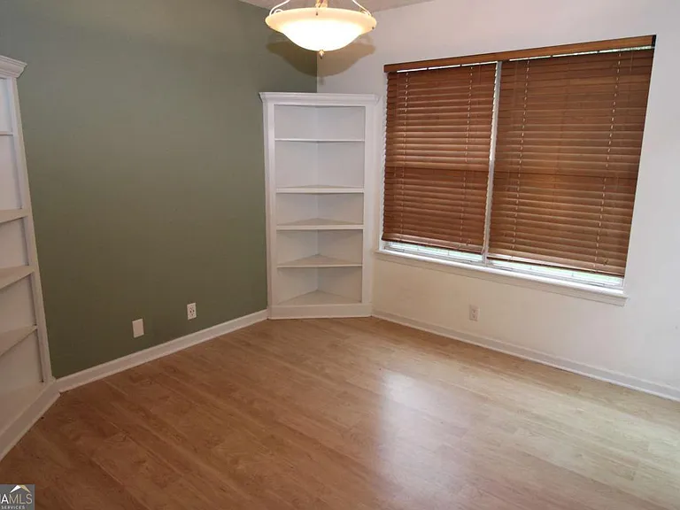 107 Shearman Way — Photo 4