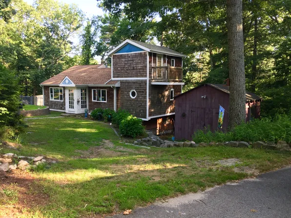 62 Terrace Dr, Glocester, RI 02814