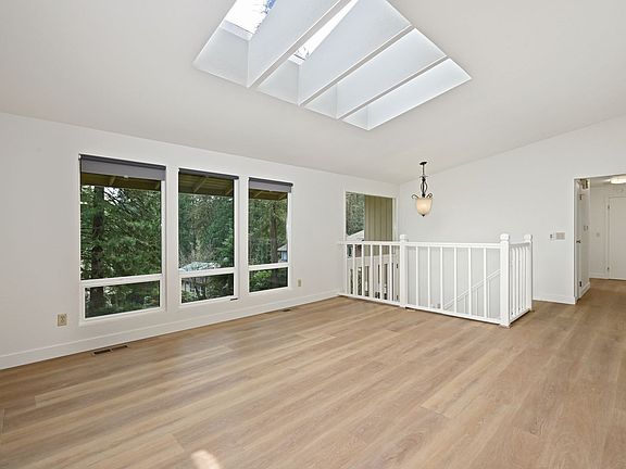 5th image of 17029 NE 28th Pl