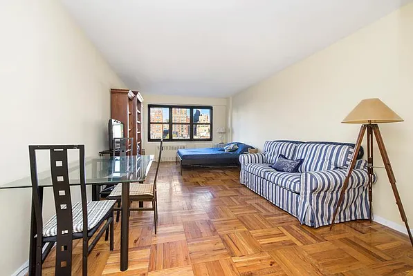 Rented by R New York | media 2