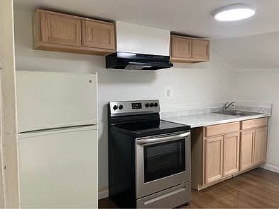 3rd image of 108 Front St #2