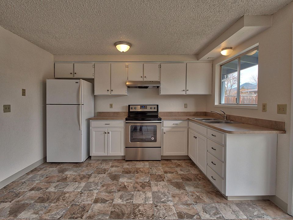 2nd image of 1001 Morrison Ave