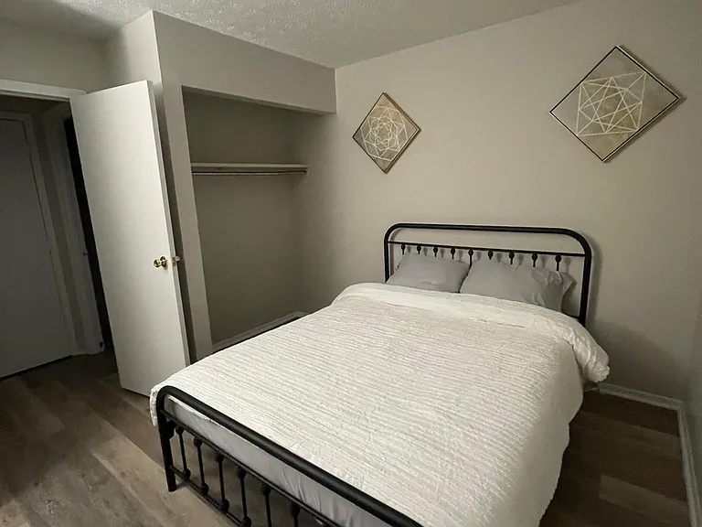 140 Wood Street — Photo 12