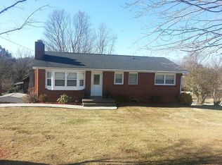 100 Winchester Dr, Kingsport, TN 37663