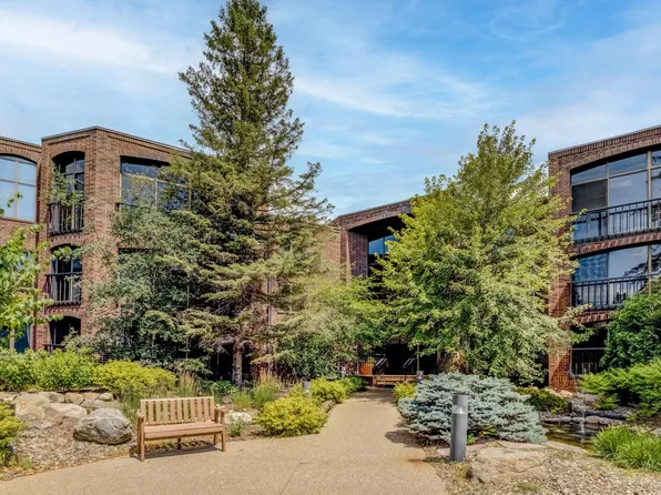 5601 Dewey Hill Rd APT 220, Edina, MN 55439