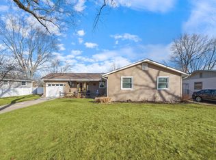 561 Cheyenne Trl, Carol Stream, IL 60188