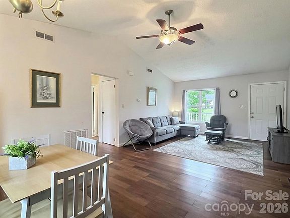 5th image of 707 Finley Rd