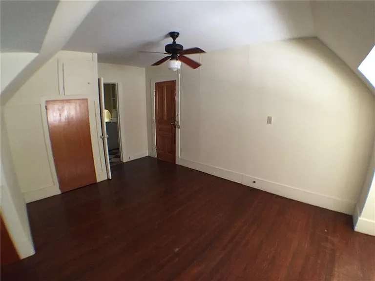 908 W 22nd St #F — Photo 3