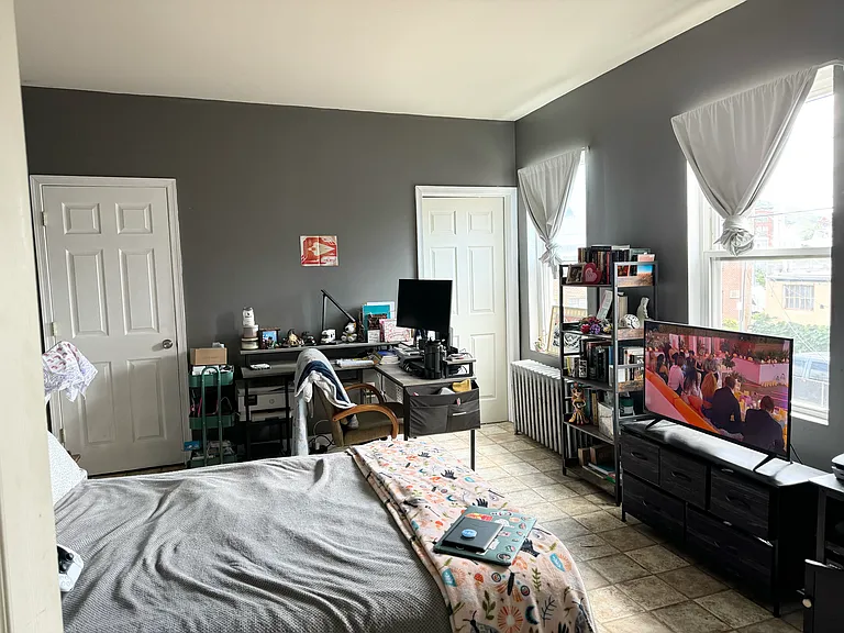 339 S 4th St #2R — Photo 6