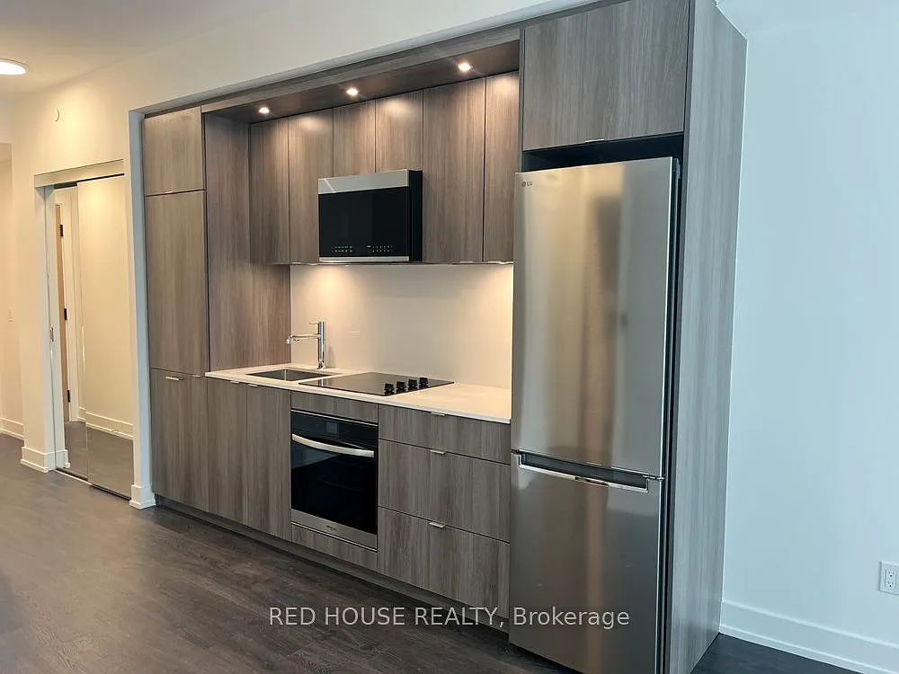 Building Photo - 60 Central Park Dr #411