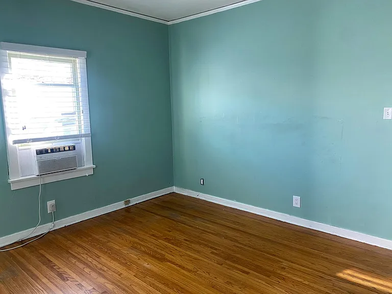 358 N Gardner St — Photo 3