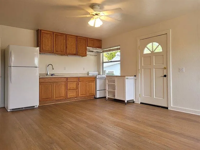 17205 Oak Rd — Photo 6