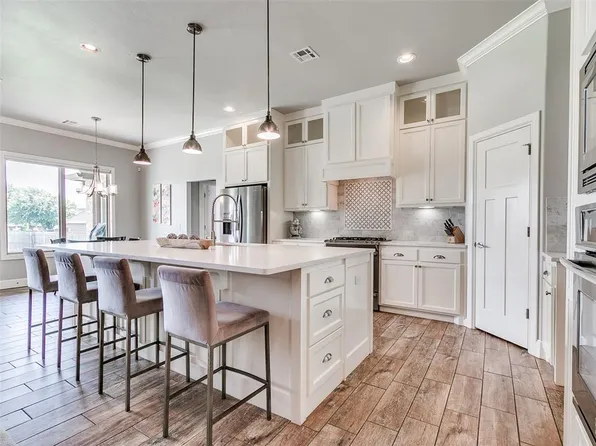 609 Newport Bridge Dr, Edmond, OK 73034