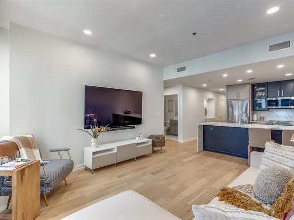 1200 Main St APT 908, Dallas, TX 75202