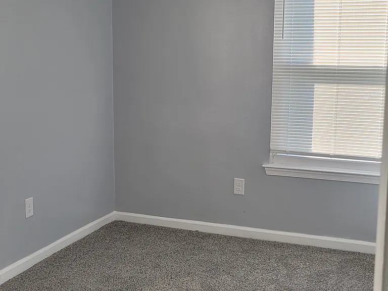 1008 Plum Ct — Photo 18