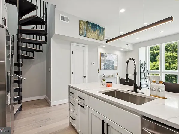 2213 M St NE #13, Washington, DC 20002