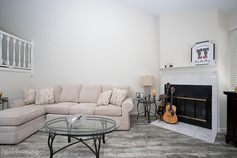 4th image of 3037 Squire Boulevard