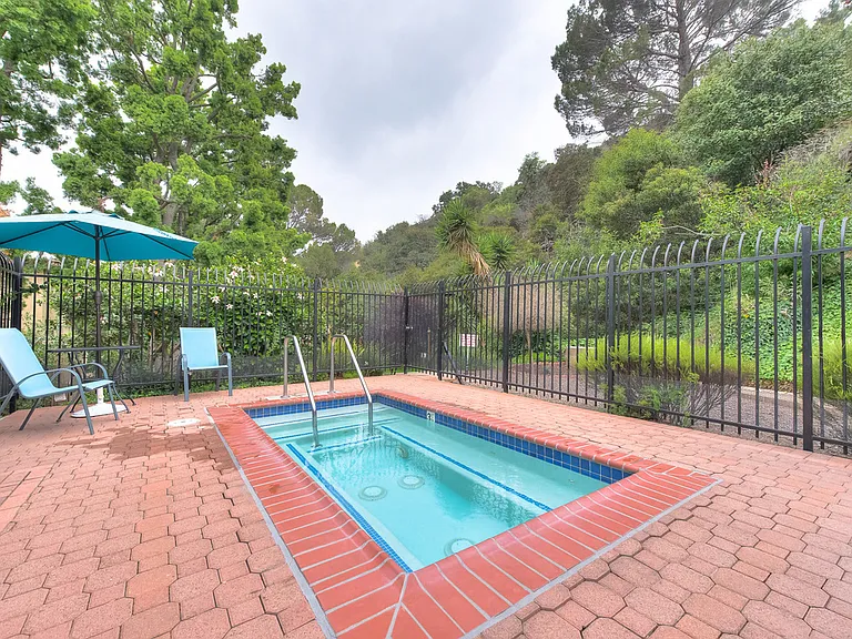 6708 Hillpark Dr #102 — Photo 20