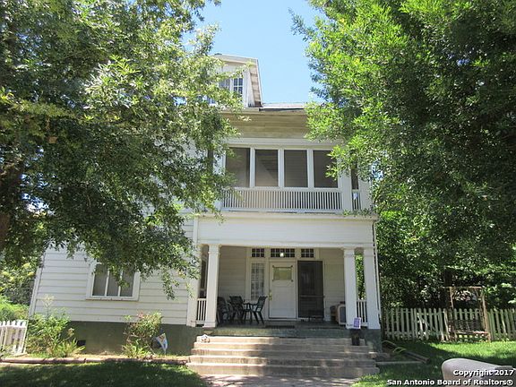 2nd image of 1011 W Magnolia Ave