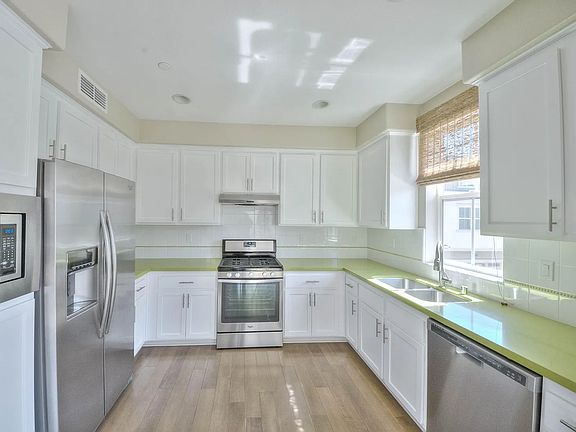 3rd image of 630 Elderberry Dr