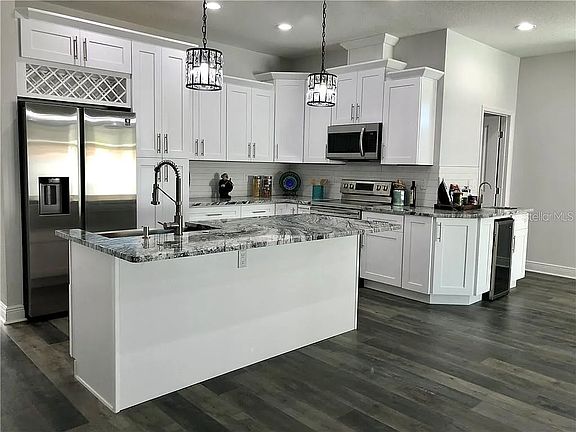 Spacious Kitchen with Large Island & Wet Bar
