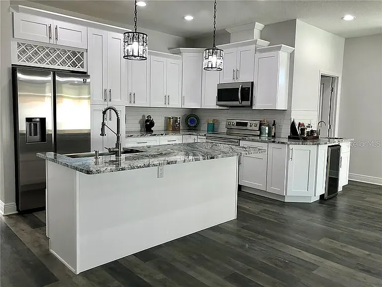 Spacious Kitchen with Large Island & Wet Bar
