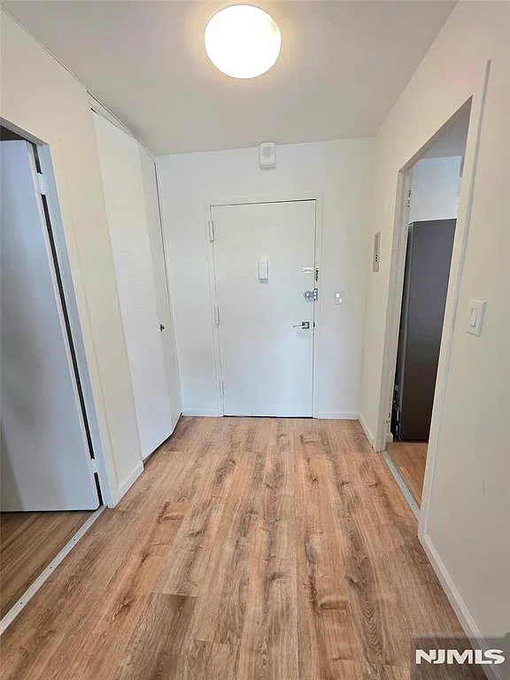 Studio, 650 sqft, $2,450 — Photo 4