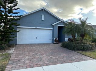 8945 Mondial Ct, Venice, FL 34293