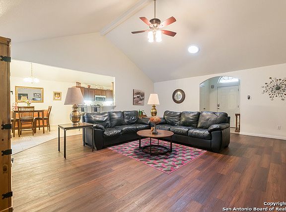 3rd image of 1773 Blueridge Dr