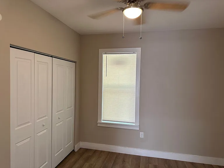 423 W Kiowa St — Photo 5
