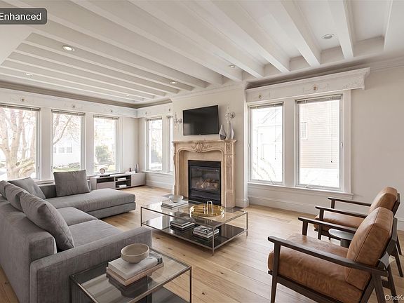 3rd image of 33 Carstairs Road