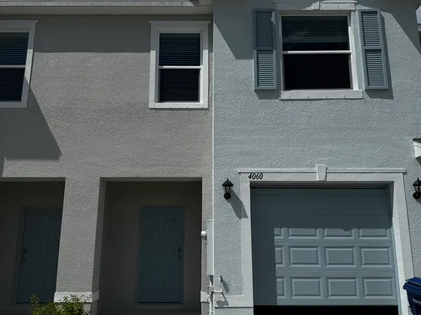 4060 Gold Dust Ln, Sarasota, FL 34243