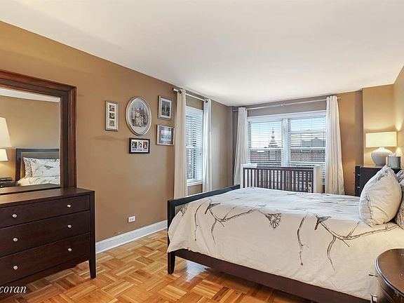 4th image of 135 Willow St APT 804