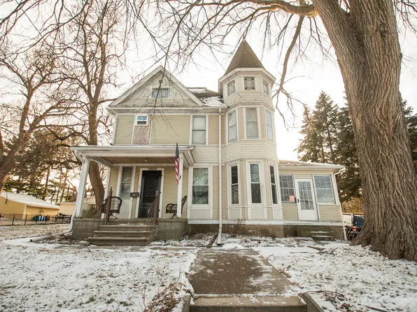 1023 S Peoria Ave, Dixon, IL 61021