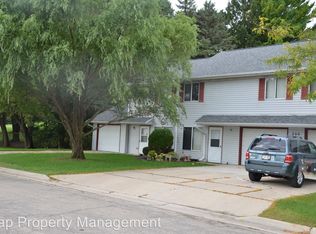 206 Sunnyfield Ct APT B, Watertown, WI 53098