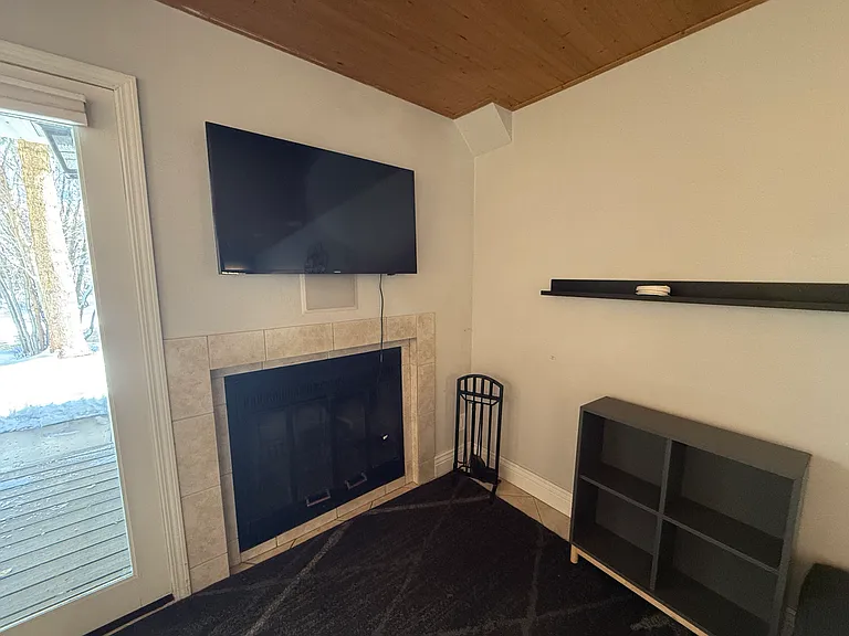 101 Forest Dr #D — Photo 6