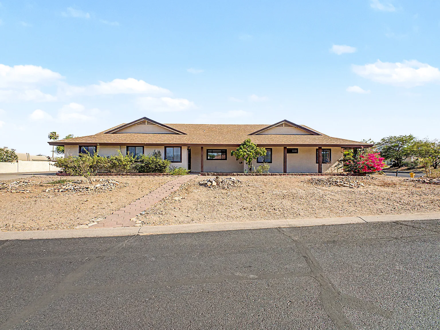 5 bed, 4.5 bath, 2780 sqft, $3,995 — Photo 1