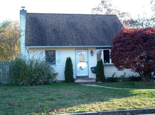 364 Kurzon Rd, West Islip, NY 11795