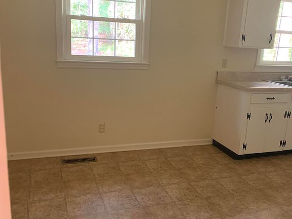 4th image of 106 James Ave