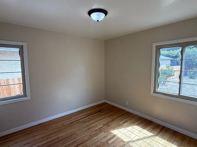 6243 Blucher Ave — Photo 22