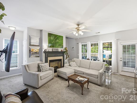 4th image of 9639 Corbett Square Ln