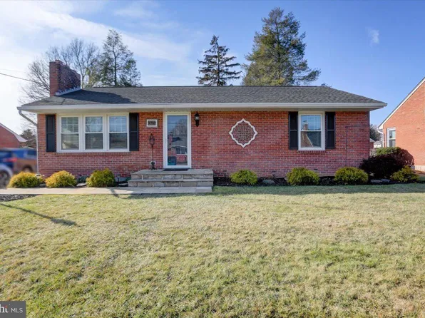 9718 Chapelwood Ln, Hagerstown, MD 21740