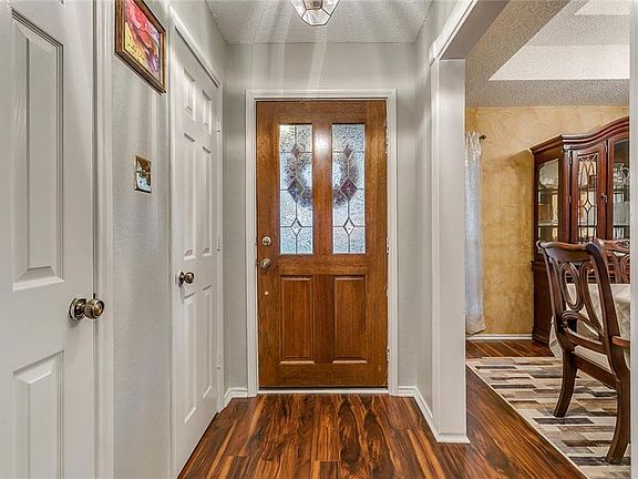 4th image of 208 Timber Creek Dr