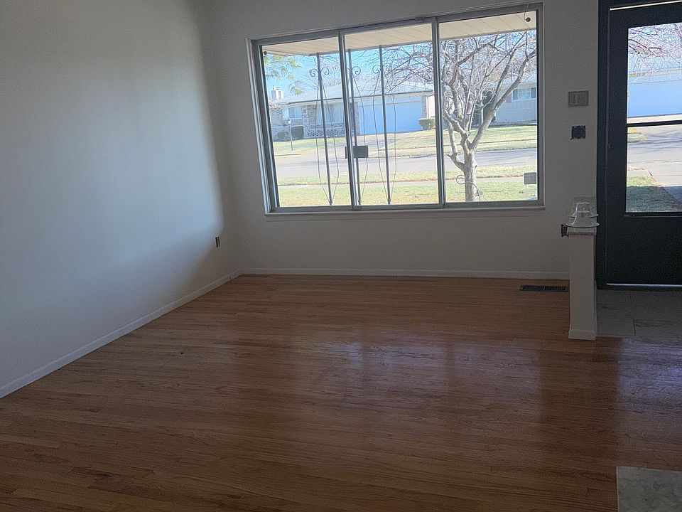 1st image of 35267 Eden Park Dr