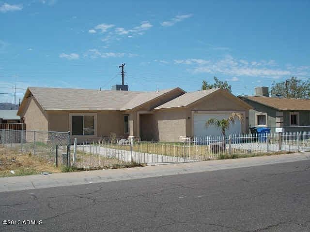 2nd image of 1401 E Chambers St