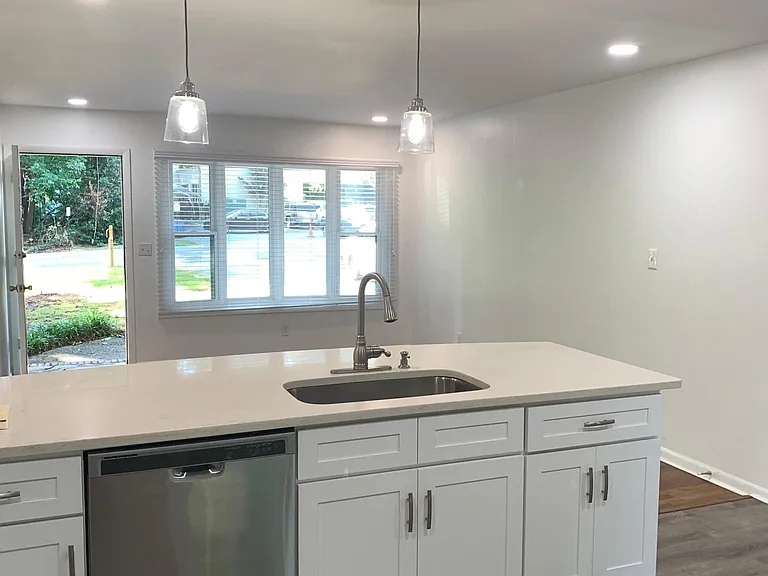 3626 Admiral Dr — Photo 8