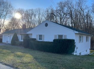 31 Skokorat St, Seymour, CT 06483