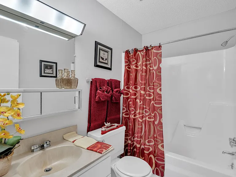 Windsong Apartments — Photo 13