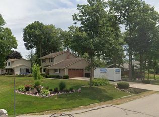 14195 W Wilbur Dr, New Berlin, WI 53151